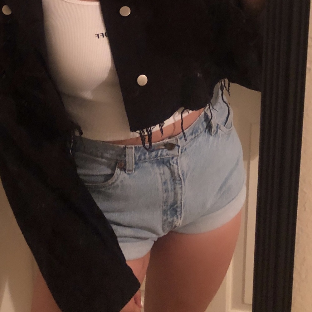 Levi High Waisted denim shorts
